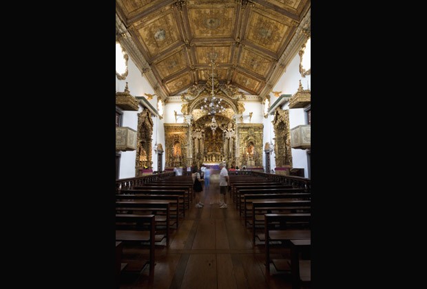Interior de uma das igrejas centenárias da histórica Tiradentes, em Minas Gerais (Foto: Think Stock)
