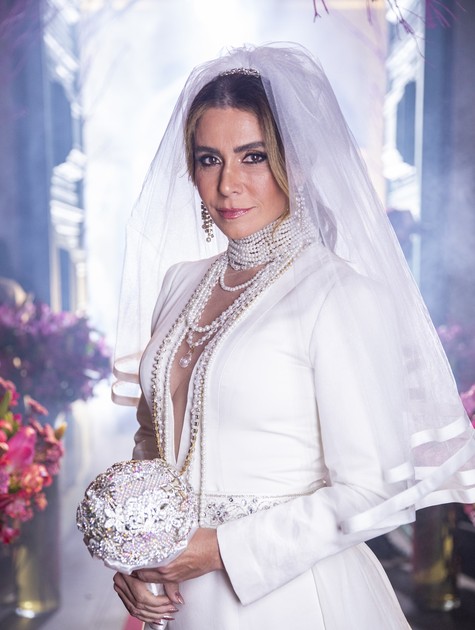 Paula (Giovanna Antonelli) vestida de noiva em 'Quanto mais vida, melhor!' (Foto: João Miguel Junior/Globo)