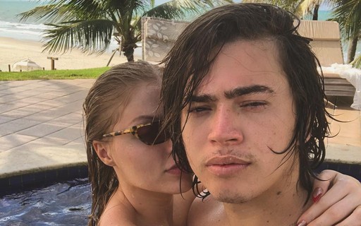 Whindersson Nunes E Luisa Sonza Aparecem Juntinhos Em Clique Romantico Na Piscina Vogue Gente
