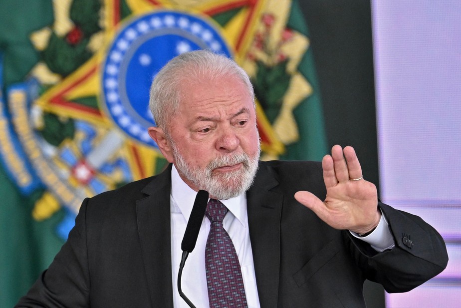 O presidente Lula relança o Bolsa Família em cerimônia no Palácio do Planalto