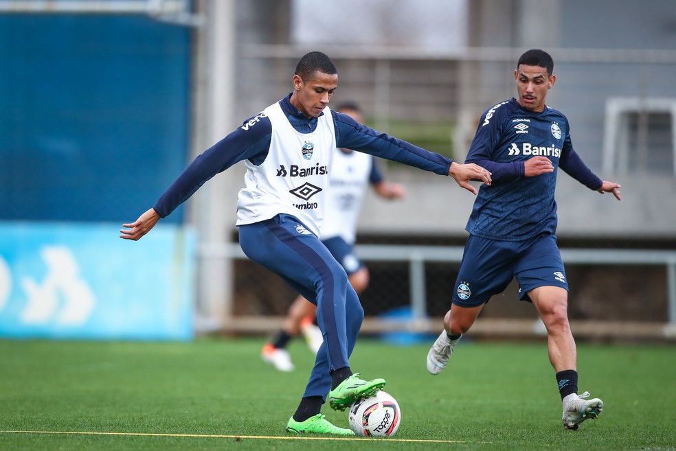 Bruno Alves segue com dores e deve ser desfalque para jogo contra Criciúma