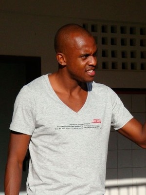 Zagueiro ex-Cruzeiro reforça Tupi-MG para 2016; Fabrício Soares renova