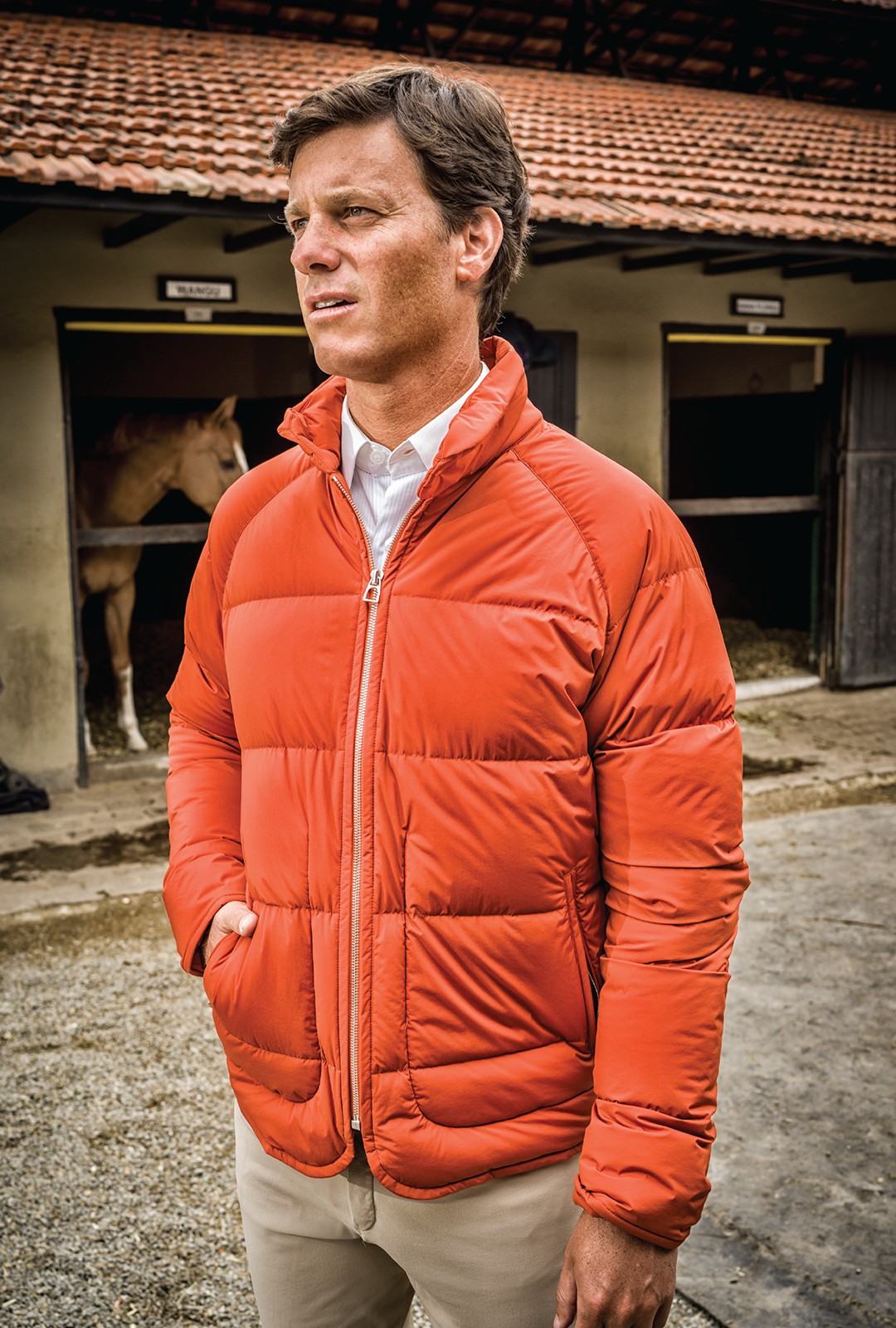 A herança: A jaqueta está entre as peças Hermès que Pedro Veniss usa nas competições.  (Foto: Christian Maldonado)