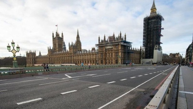 BBC- Ruas de Londres ficaram desertas durante o lockdown que foi de janeiro a março deste ano (Foto: PA Media via BBC)