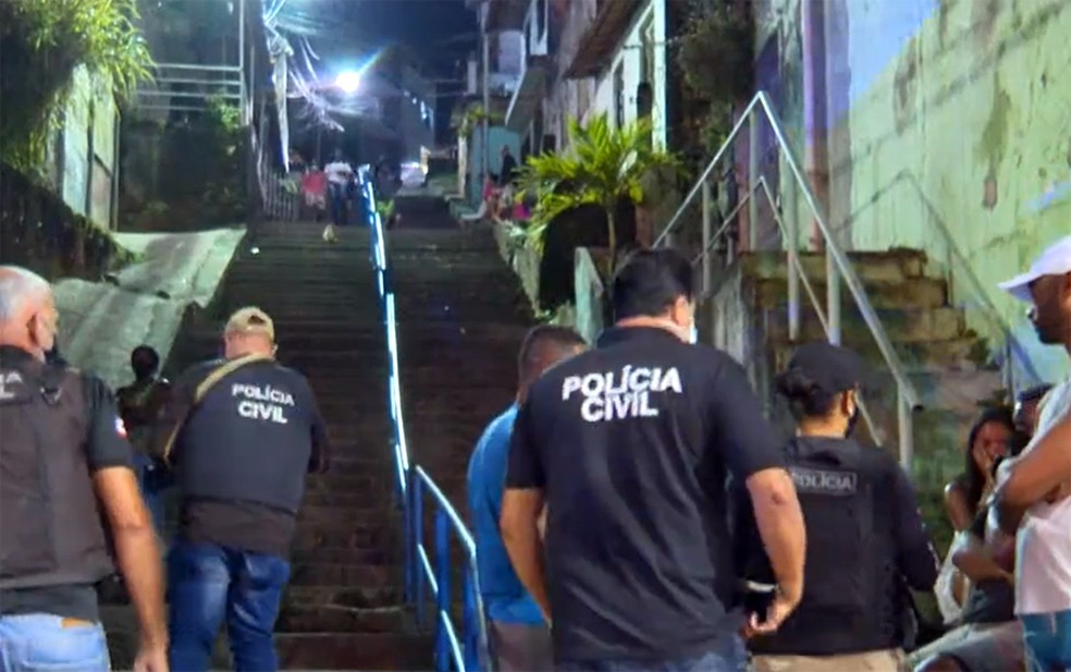 Equipes do Departamento de Homicídios e Proteção à Pessoa e DPT foram encaminhadas ao local — Foto: Reprodução/TV Bahia