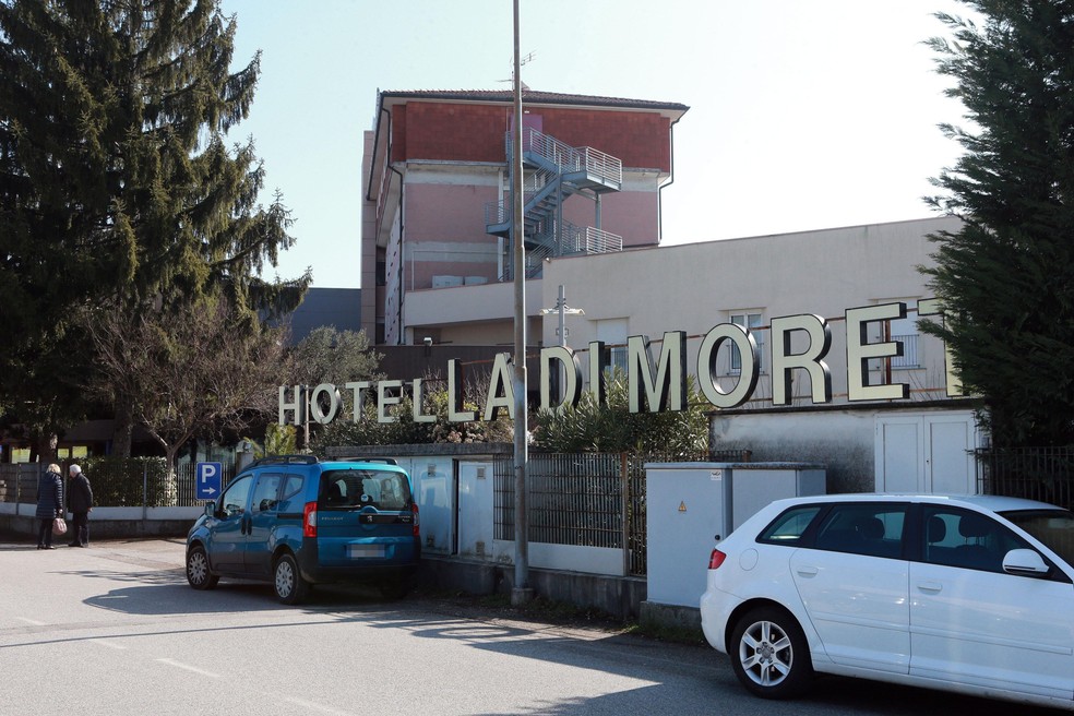 Hotel onde a Fiorentina estava concentrada em Udine (Foto: EFE)