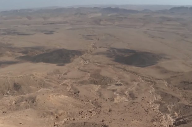 Astronautas austríacos simulam vida em Marte em deserto de Israel (Foto: Reprodução/Youtube)