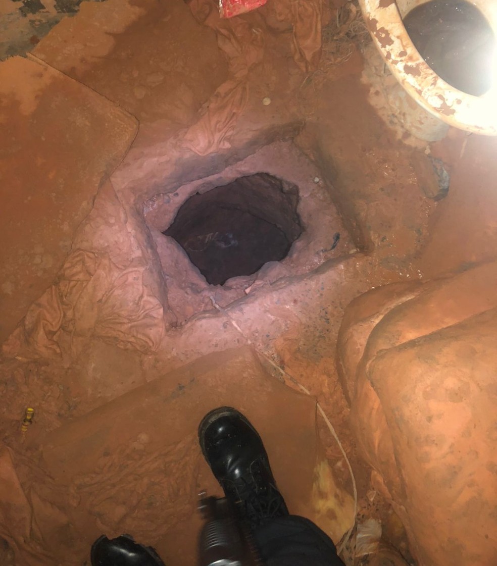 Túnel cavado pelos presos no Centro de Ressocialização de Várzea Grande (MT) — Foto: Sesp-MT