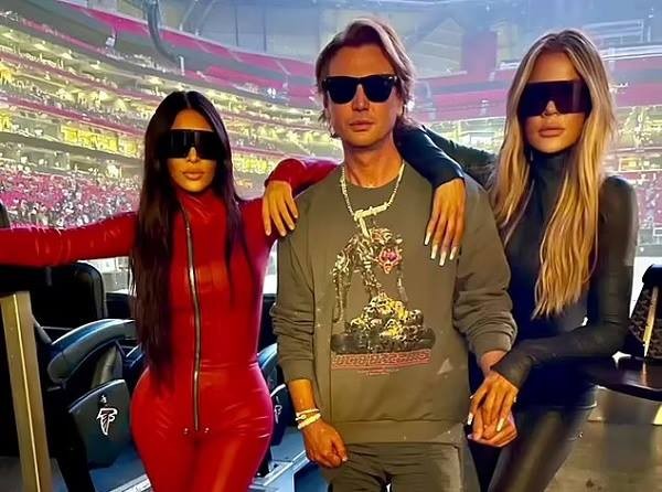 Kim Kardashian com o amigo Jonathan Cheban e a irmã Khloé Kardashian (Foto: Instagram)