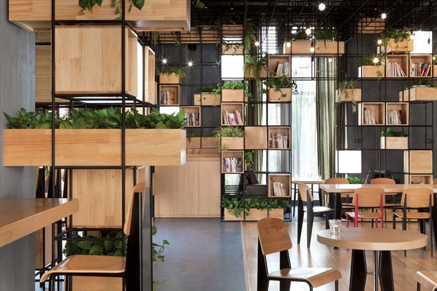Café com jardim vertical em Pequim (Foto: Divulgação)