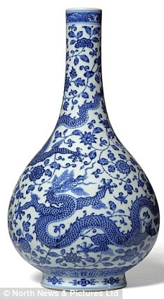 Vaso chinês é descoberto em casa e arrematado em leilão por R$ 9,92 milhões (Foto: Reprodução internet)