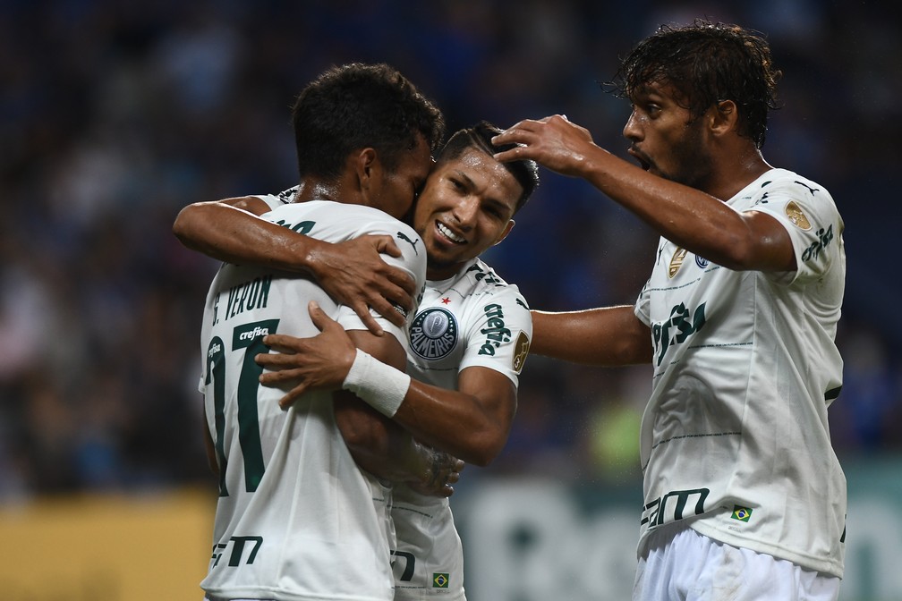 Rony, Veron e Scarpa comemoram gol contra o Emelec � Foto: Staff Images/Conmebol