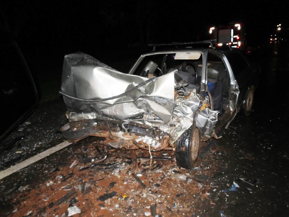 Uma pessoa morreu e outras três ficaram feridas em Junqueirópolis (SP) — Foto: Jorge Zanoni