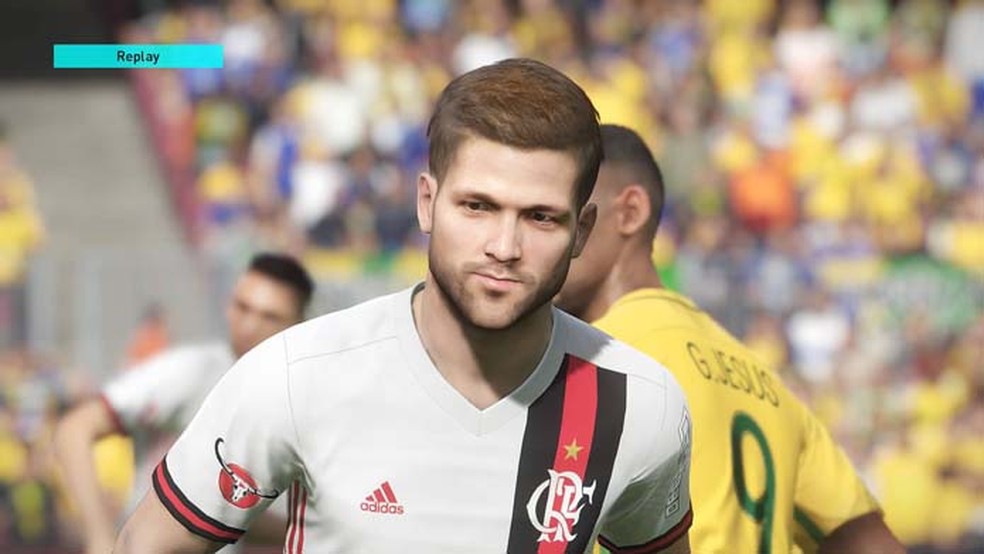 O craque Diego, do Flamengo, tem rosto mais simples em PES 2018 (Foto: Reprodução/Murilo Molina)