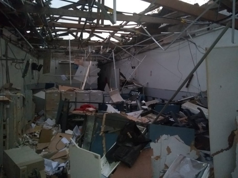 Agência ficou destruída após explosão de caixas — Foto: Pedro Tiago/Site Bahia 10