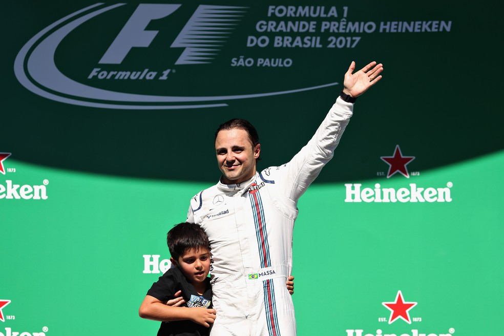 Felipe Massa foi ao pódio com o filho Felipinho após a corrida (Foto: Getty Images)