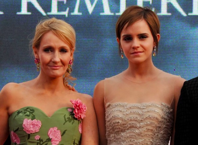 Breathtaking Jk Rowling Against Emma Watson Photo for Your Screen Breathtaking Jk Rowling Against Emma Watson Photo for Your Screen