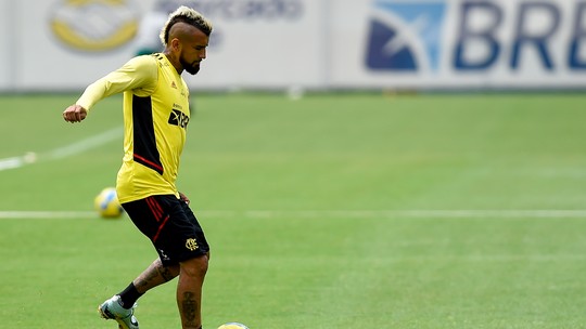 Reserva no Flamengo, Vidal 'cava' volta ao Colo-Colo: 'Que venha me tirar logo daqui'