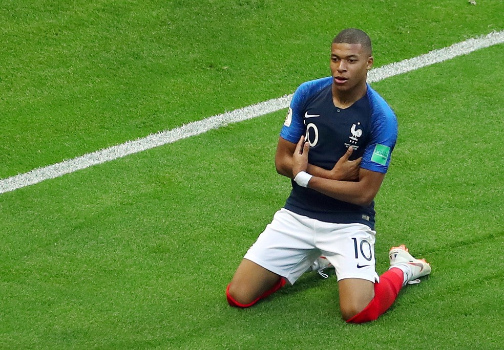Mbappé comemora gol pela França (Foto: REUTERS/Pilar Olivares)
