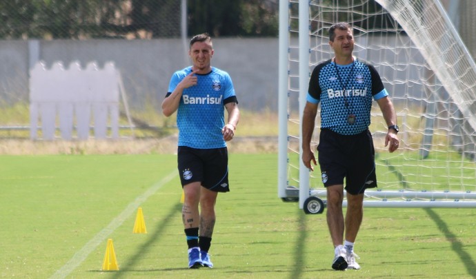Cristian Rodríguez inicia trabalho com bola, mas não tem prazo para voltar