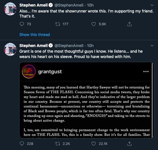 Os tuítes do ator Stephen Amell se solidarizando com o pronunciamento do amigo Grant Gustin sobre a demissão de Hartley Sawyer (Foto: Twitter)
