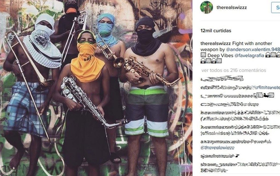 Foto com jovens da favela repercute em redes sociais de artistas americanos — Foto: Reprodução internet