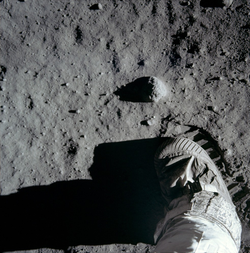 Pegada do primeiro homem a pisar na Lua — Foto: Divulgação/Nasa