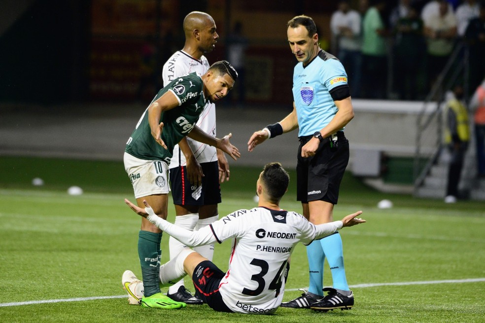Premiação multimilionária é o alento do Palmeiras após eliminação, mas o time poderia ter faturado ainda mais! Confira os valores