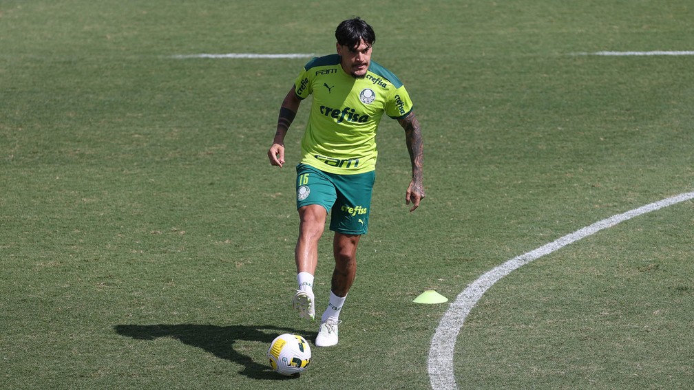 Após início ruim, Gustavo Gómez pede ajuste nos erros para retomar bons jogos