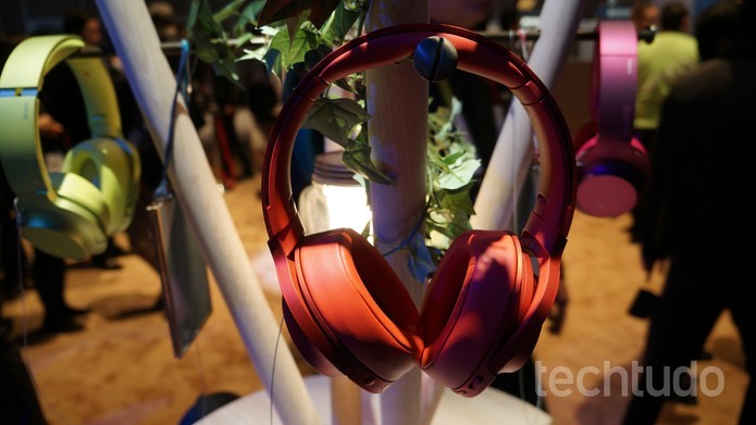 H.ear On, headphone sem fio lançado pela Sony na CES 2016 (Foto: Thássius Veloso/ TechTudo)