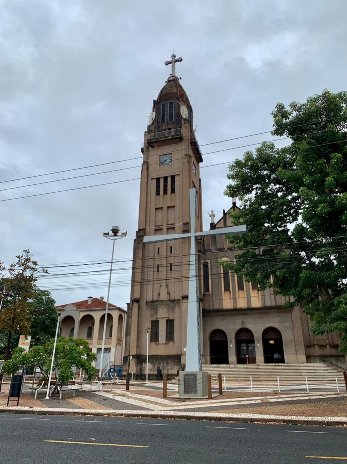 Após três anos, sino de basílica volta a funcionar e causa polêmica entre moradores de Rio Preto