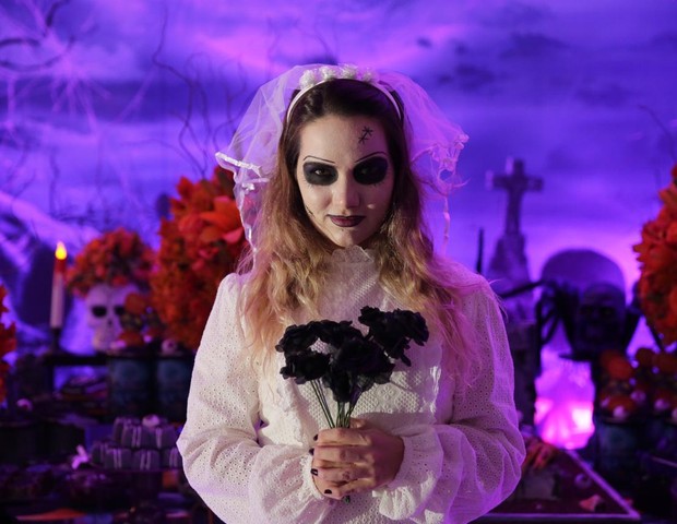Tatyane Goulart foi vestida de noiva em festa de Halloween de Leo Fuchs  (Foto: Divulgação)