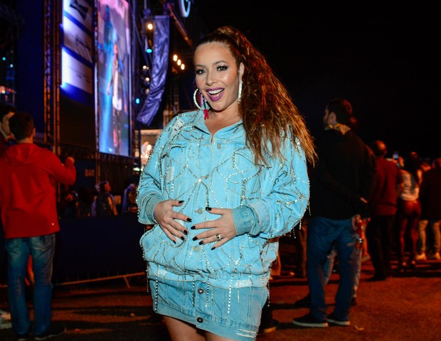 Renata Dominguez, que está grávida (Foto: Webert Belicio/Agnews )