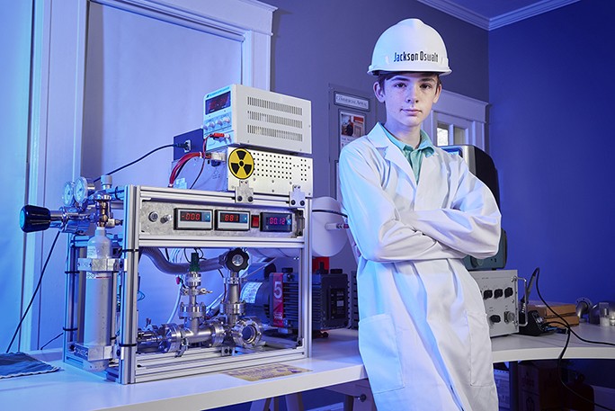 Garoto de 12 anos se torna a pessoa mais jovem a realizar fusão nuclear (Foto: Guinness World Records)