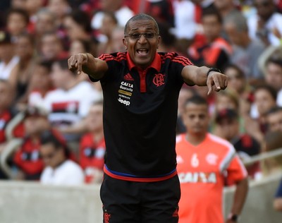 Cristóvão lamenta erros, vê Santos crescer, mas exalta 1º tempo bom