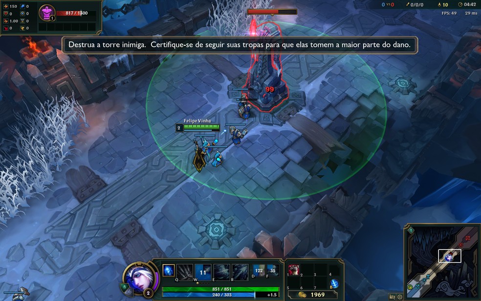 No LoL, as torres atacam os heróis em sua área de atuação (Foto: Reprodução/Felipe Vinha)