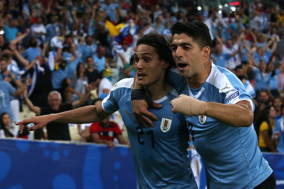 Suarez e Cavani, a dupla mÃ³vel e inteligente que simboliza o estilo uruguaio de jogar