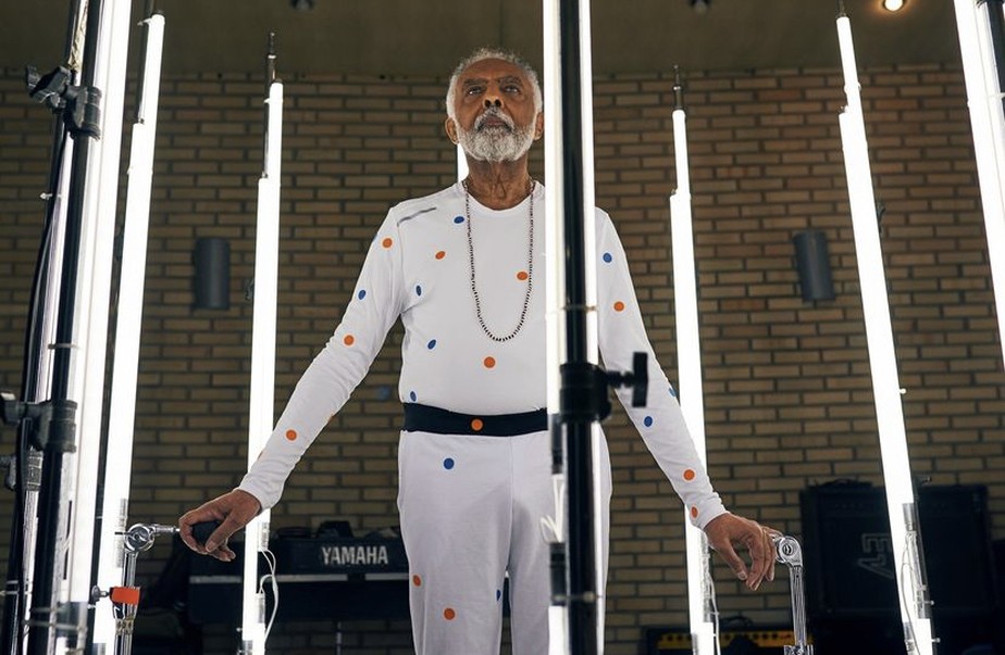 O holograma hiper realista dá a sensação de estar de frente com o artista Gilberto Gil