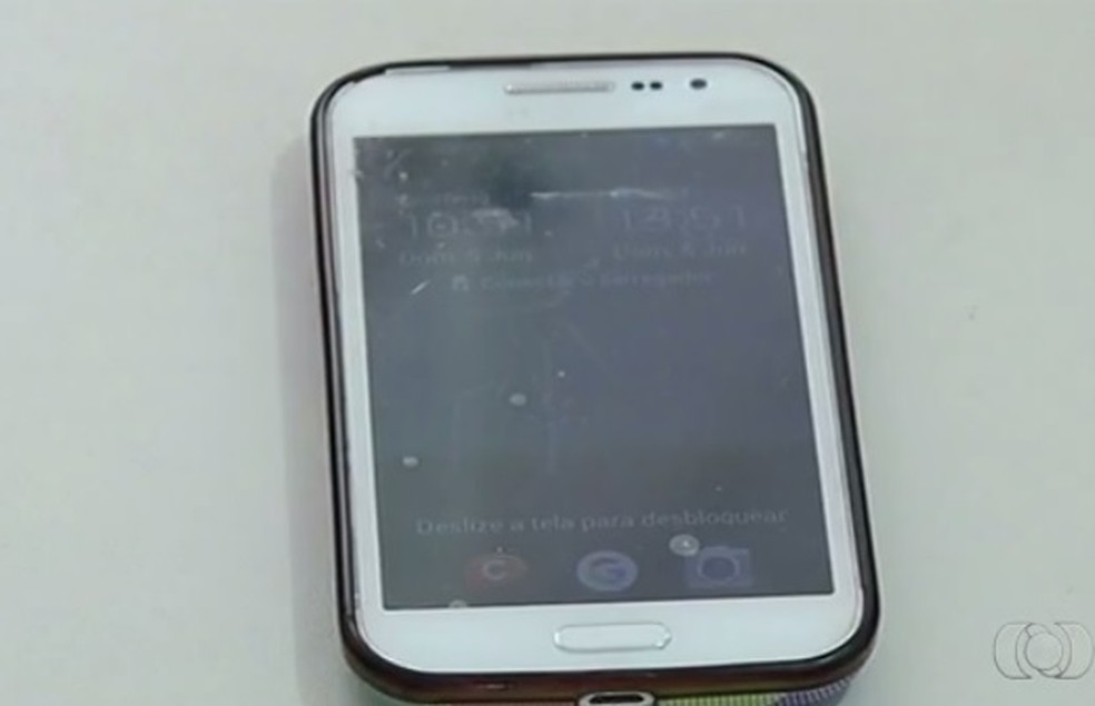 Celular de padre foi apreendido pela polícia durante investigações (Foto: Reprodução/TV Anhanguera)
