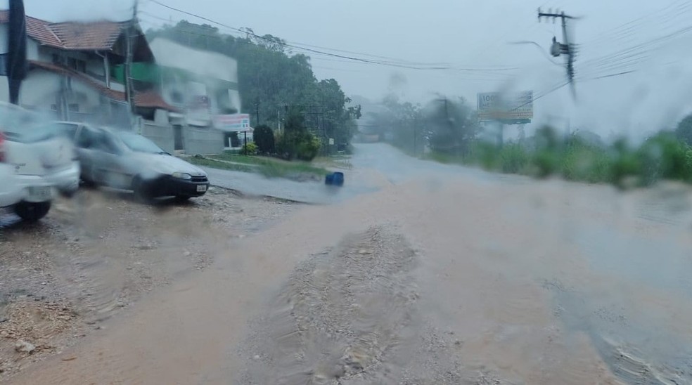Brusque foi atingida por temporal na quinta-feira (27) — Foto: Defesa Civil de Brusque/Divulgação