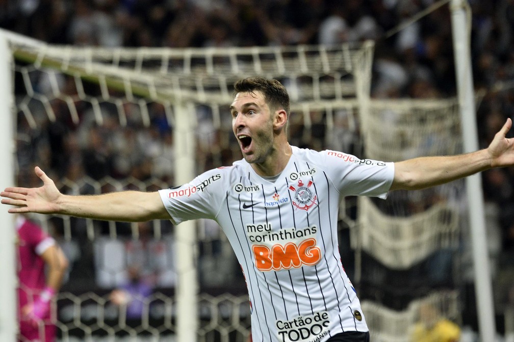 Boselli foi o 11º argentino a entrar em campo pelo Corinthians — Foto: Marcos Ribolli