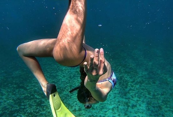 Sasha Meneghel mergulha em Fernando de Noronha (Foto: @thiagolbrito e @noronha_roots / Reprodução Instagram)