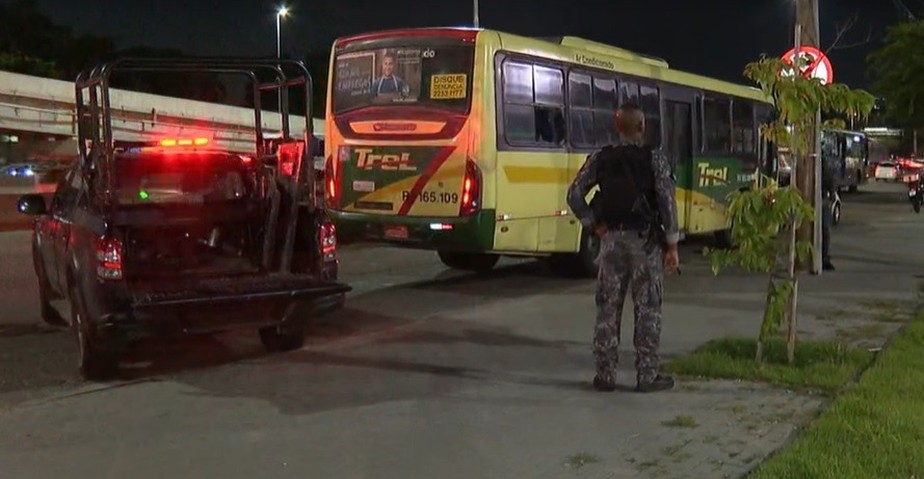 Troca de tiros na Avenida Brasil termina com dois mortos e dois feridos