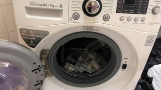 Doleiros foram presos em São Paulo pela em 2018 com dinheiro escondido dentro de máquina de lavar  — Foto: Divulgação / Polícia Federal