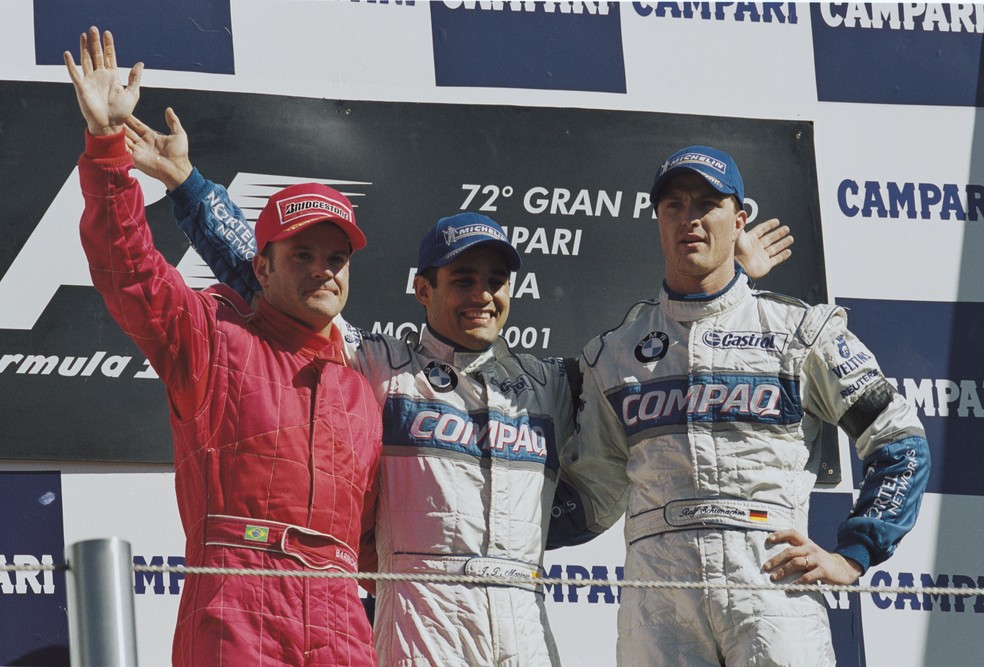 Barrichello, Montoya e Ralf no pódio do GP da Itália de 2001 — Foto: Getty Images