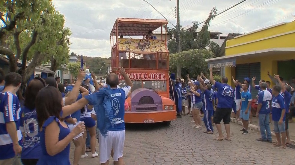 A cidade de Recreio amanheceu com a festa das torcidas â Foto: ReproduÃ§Ã£o/TV IntegraÃ§Ã£o