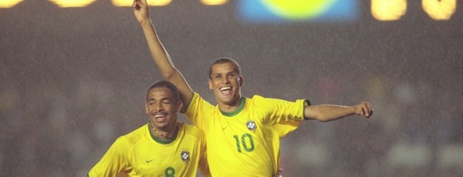 Jogo Brasil X Bolivia pelas eliminatórias da Copa do Mundo de 2002 , no Maracanã — Foto: Acervo