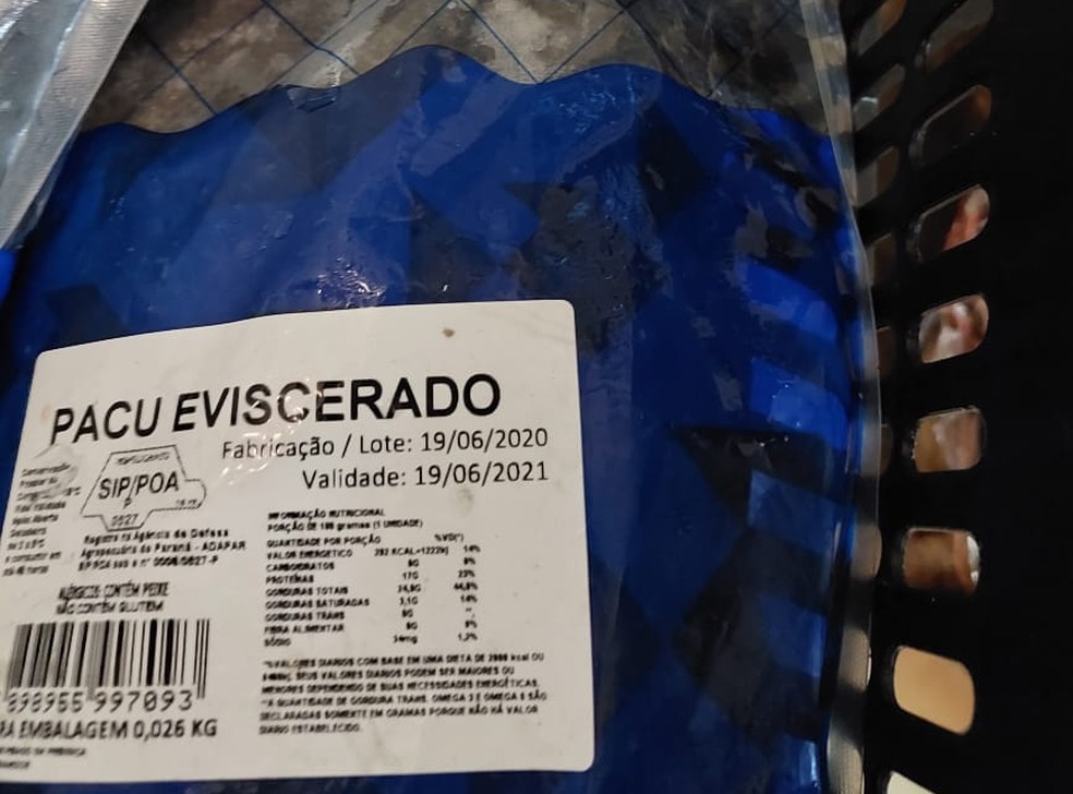 Vigilância Sanitária Municipal autuou um mercado pelo armazenamento inadequado de produtos alimentícios em Presidente Prudente — Foto: Visa