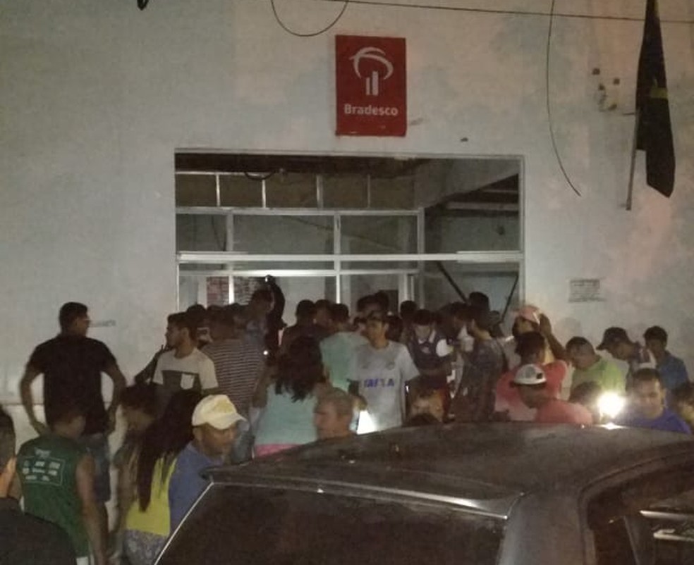 Em Arame, a agência atacada foi do Bradesco — Foto: Reprodução/TV Mirante