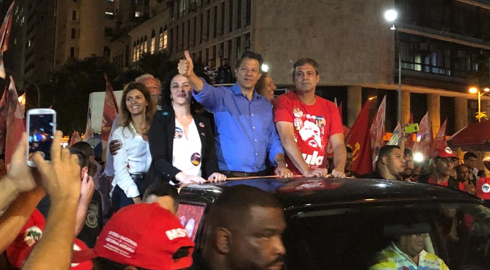 Haddad faz campanha no Centro do Rio â€” Foto: Matheus Rodrigues/G1